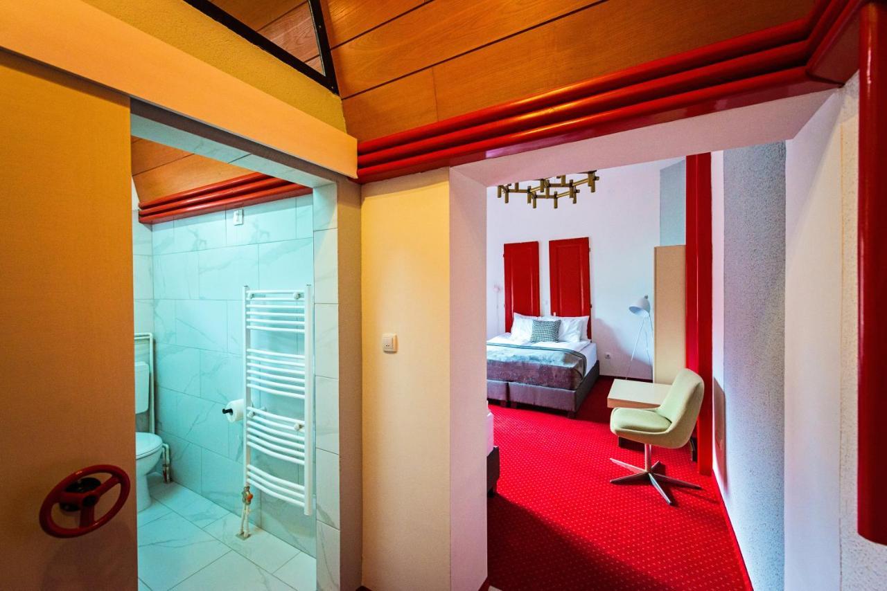 Pb Urban Garden Stay With Secured Parking Sremska Mitrovica Zewnętrze zdjęcie