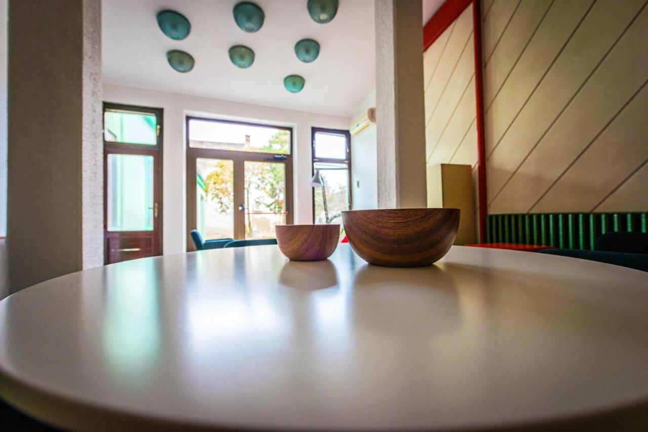 Pb Urban Garden Stay With Secured Parking Sremska Mitrovica Zewnętrze zdjęcie
