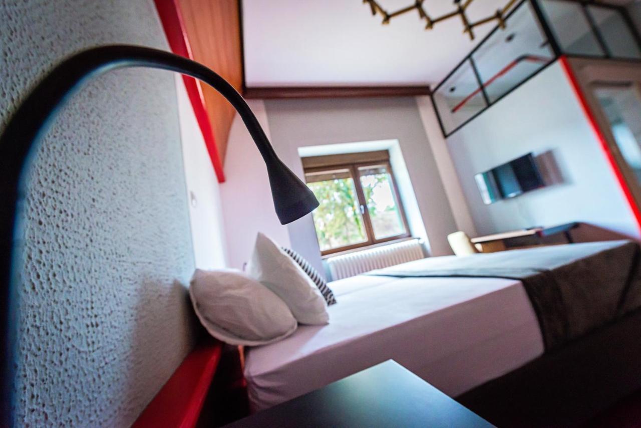 Pb Urban Garden Stay With Secured Parking Sremska Mitrovica Zewnętrze zdjęcie